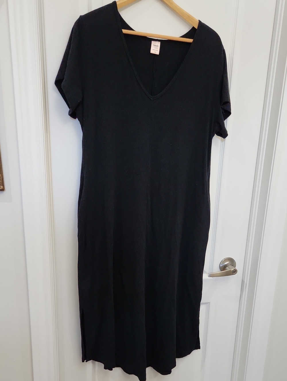 L Smash+Tess Black V-Neck Midi Dress